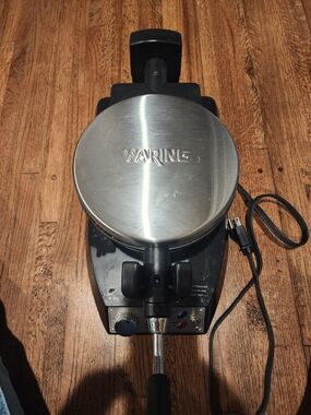 Waring Stainless Steel Belgian Waffle Maker - Black